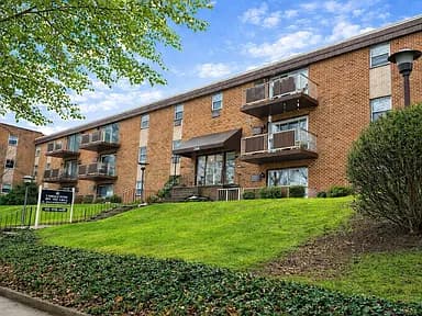 Hamilton On The Lake